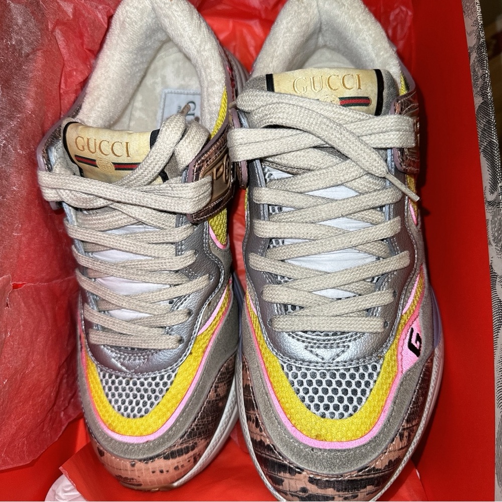 Gucci Women Shoes